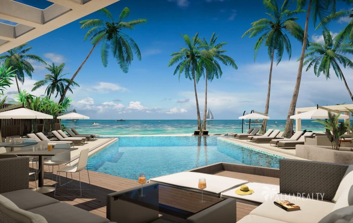 Pool lounge in Playa Coral